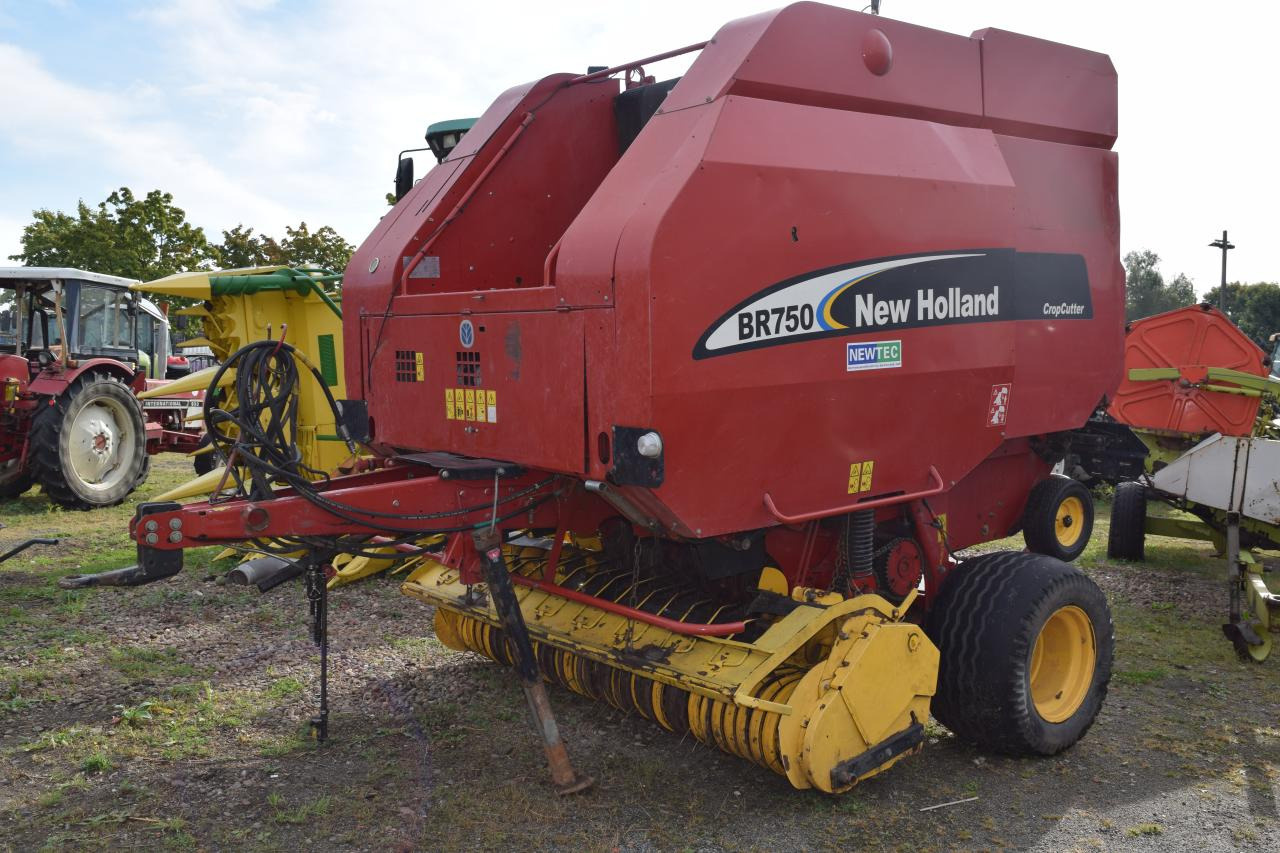 New Holland BR 750 CropCutter - מכונת צרור עגולה: תמונה 1 New Holland BR 750 CropCutter - מכונת צרור עגולה: תמונה 1