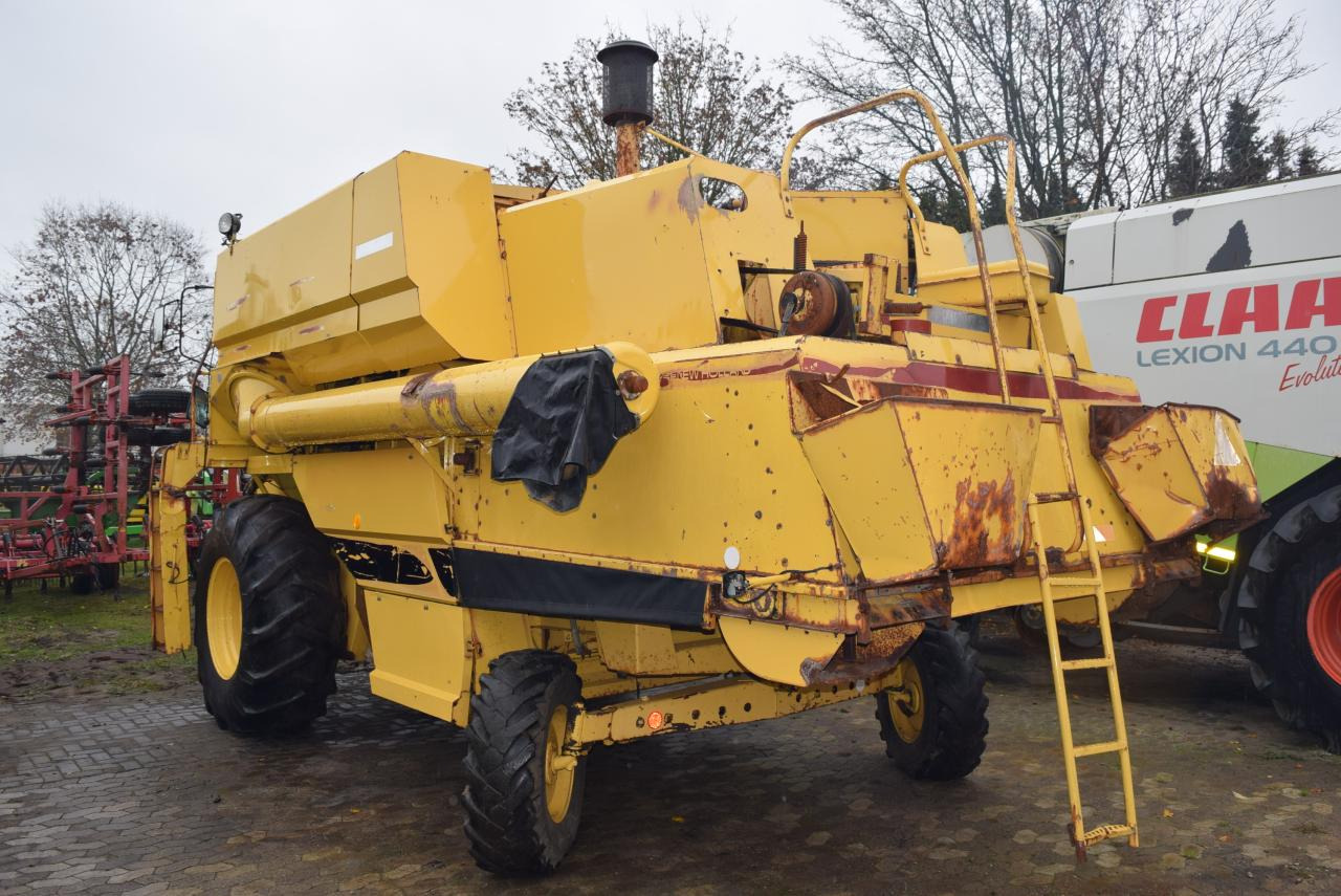 New Holland TF 42 - מקצרת קומבינה: תמונה 4 New Holland TF 42 - מקצרת קומבינה: תמונה 4
