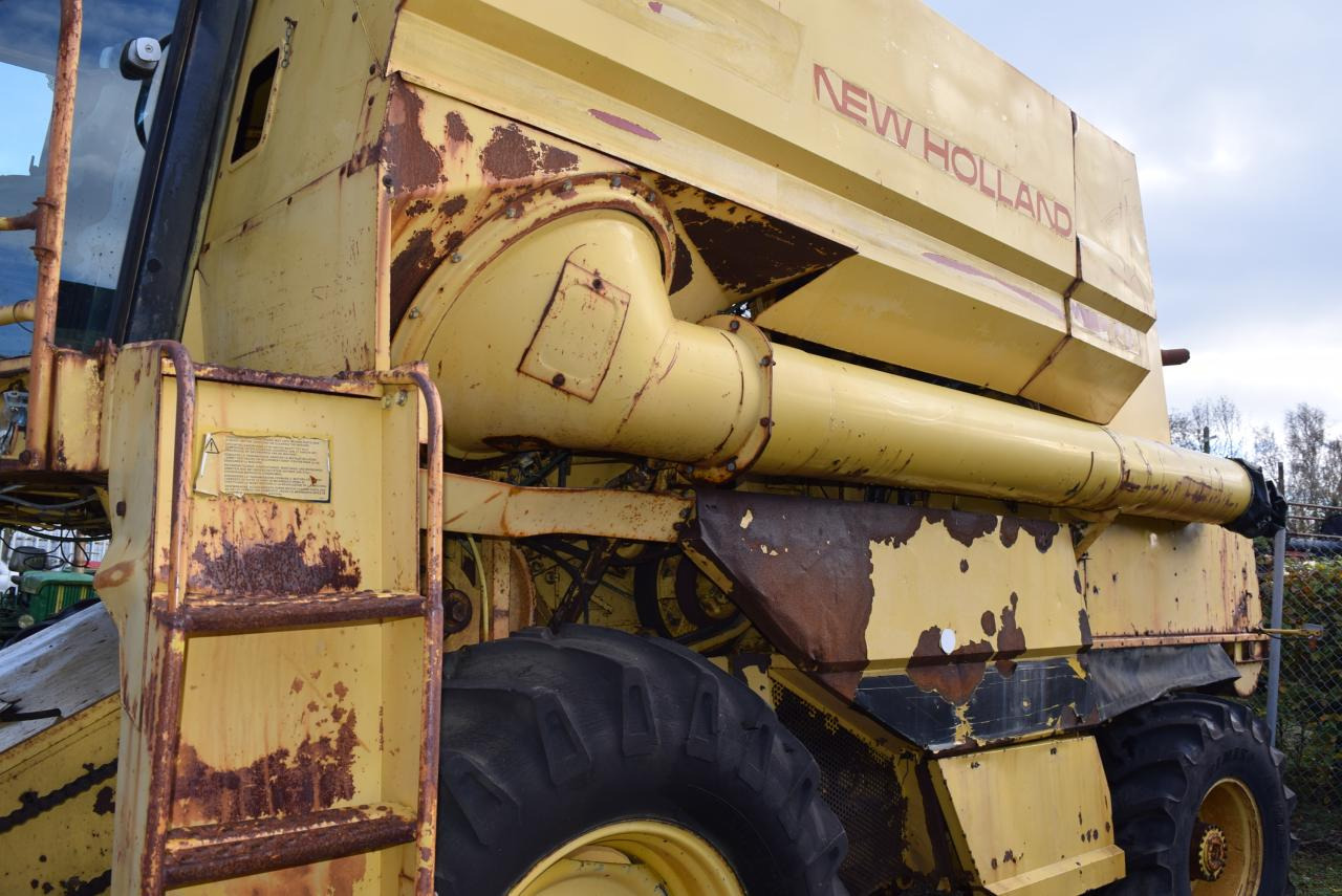 New Holland TF 44 - מקצרת קומבינה: תמונה 3 New Holland TF 44 - מקצרת קומבינה: תמונה 3