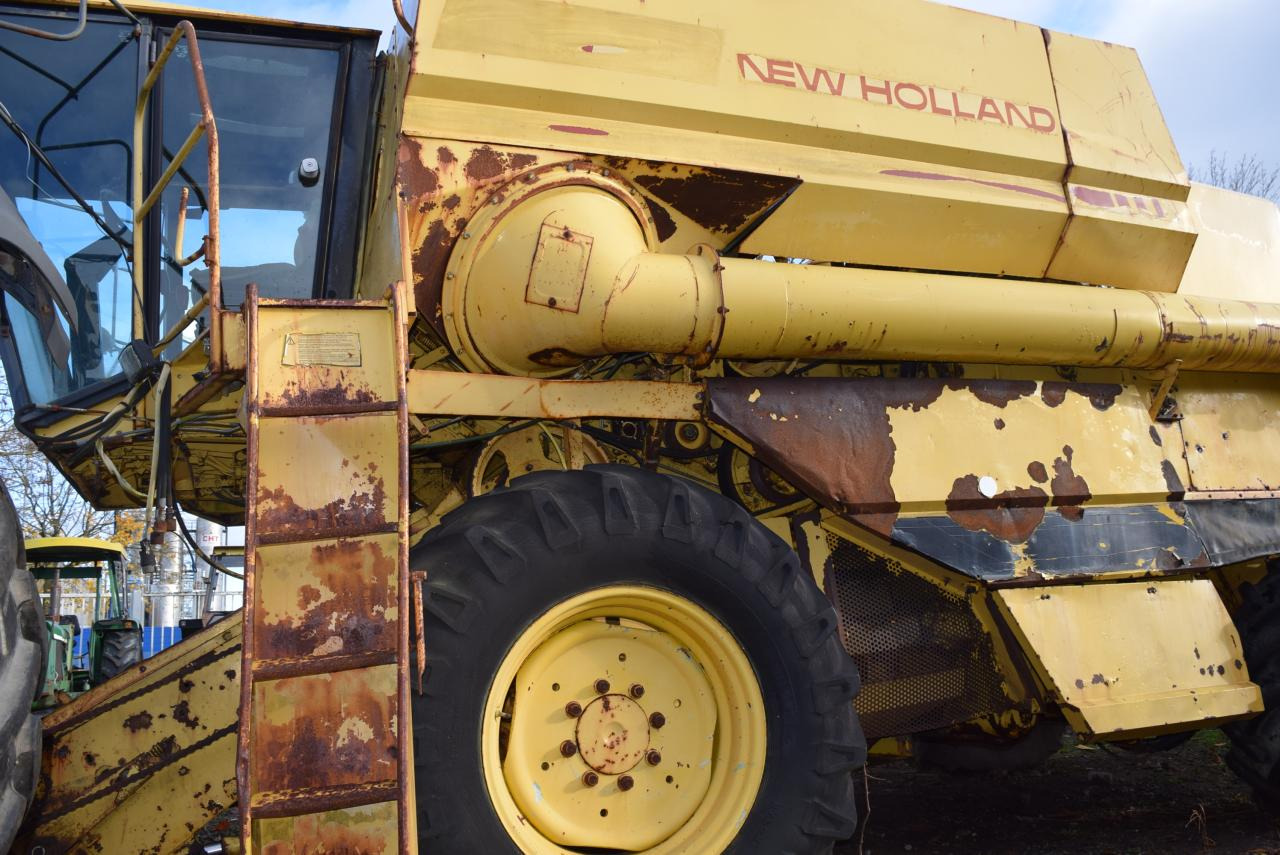 New Holland TF 44 - מקצרת קומבינה: תמונה 5 New Holland TF 44 - מקצרת קומבינה: תמונה 5