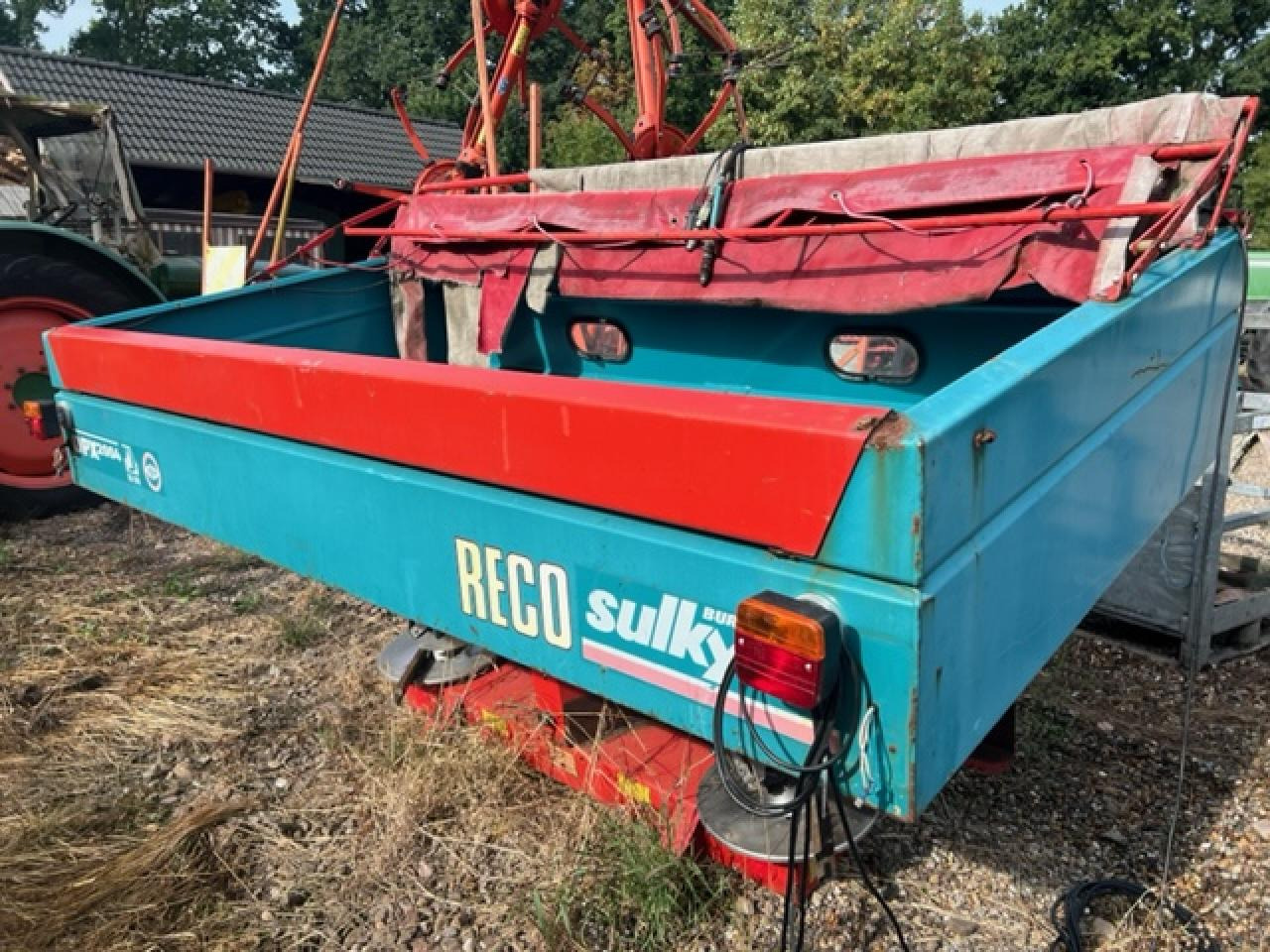 Sulky Burel DPX 2004 - מפזרת דשן: תמונה 2 Sulky Burel DPX 2004 - מפזרת דשן: תמונה 2