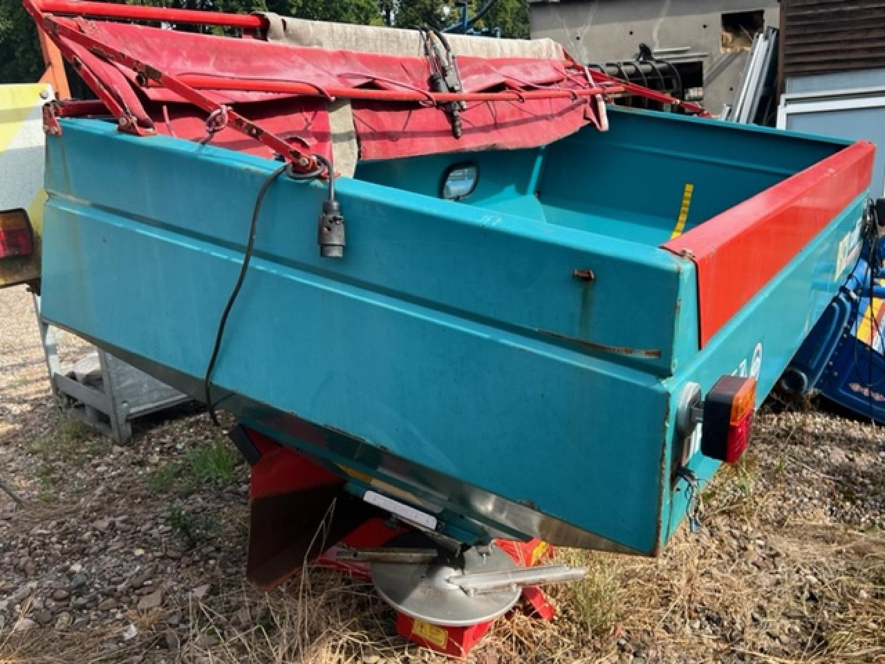Sulky Burel DPX 2004 - מפזרת דשן: תמונה 4 Sulky Burel DPX 2004 - מפזרת דשן: תמונה 4