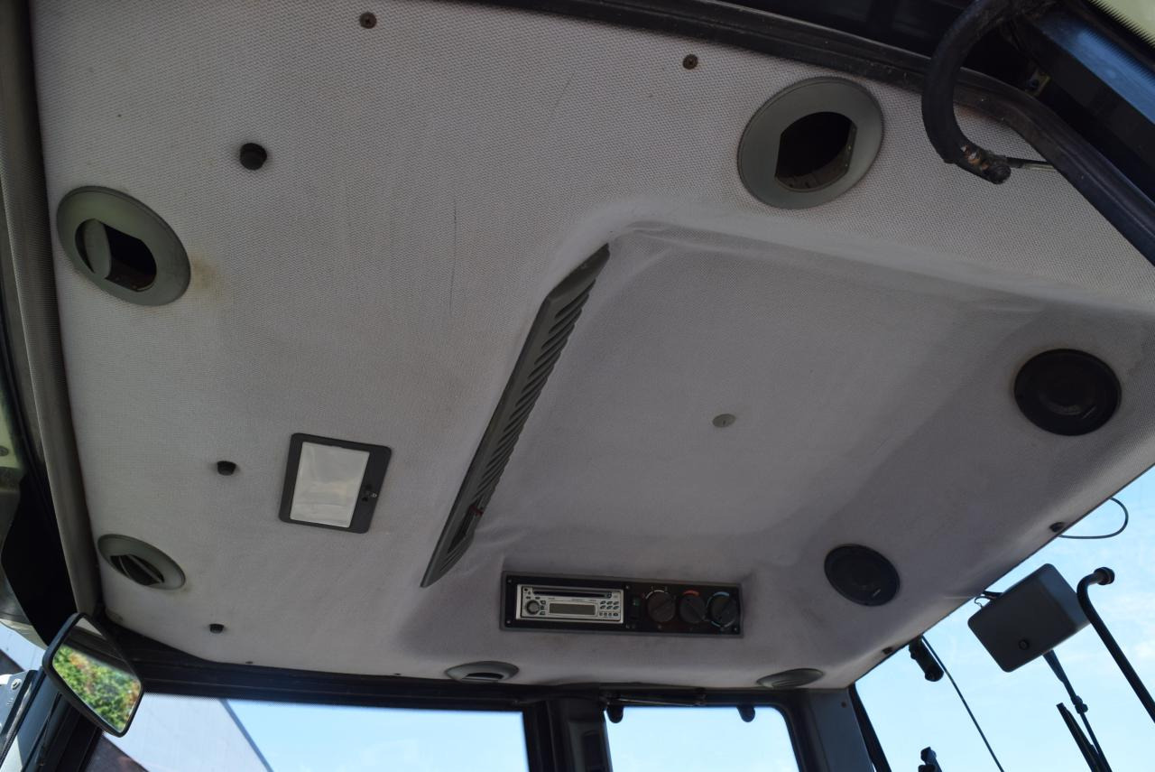 טרקטור חקלאי Valtra T120: תמונה 9