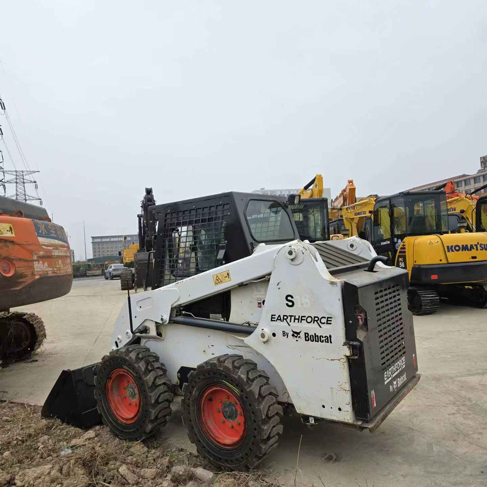 BOBCAT S16 - מעמיס היגוי החלקה: תמונה 1 BOBCAT S16 - מעמיס היגוי החלקה: תמונה 1
