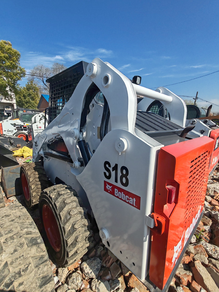 BOBCAT S18 - מעמיס היגוי החלקה: תמונה 4 BOBCAT S18 - מעמיס היגוי החלקה: תמונה 4