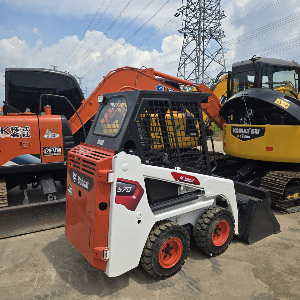 BOBCAT S70 - מעמיס היגוי החלקה: תמונה 1 BOBCAT S70 - מעמיס היגוי החלקה: תמונה 1