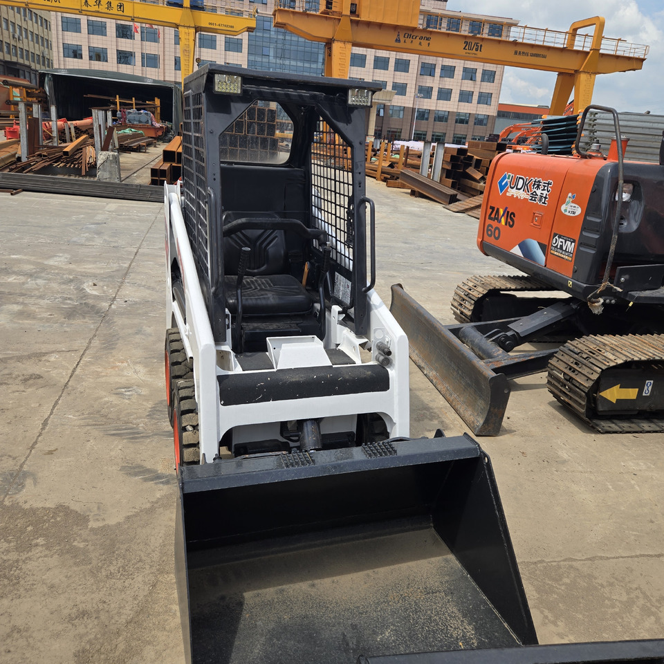 BOBCAT S70 - מעמיס היגוי החלקה: תמונה 4 BOBCAT S70 - מעמיס היגוי החלקה: תמונה 4