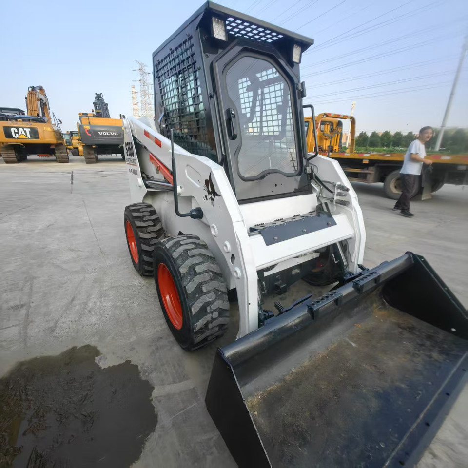 Bobcat S160 - מעמיס היגוי החלקה: תמונה 3 Bobcat S160 - מעמיס היגוי החלקה: תמונה 3