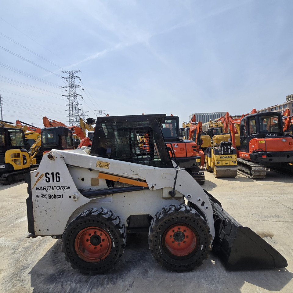Bobcat S16 - מעמיס היגוי החלקה: תמונה 5 Bobcat S16 - מעמיס היגוי החלקה: תמונה 5