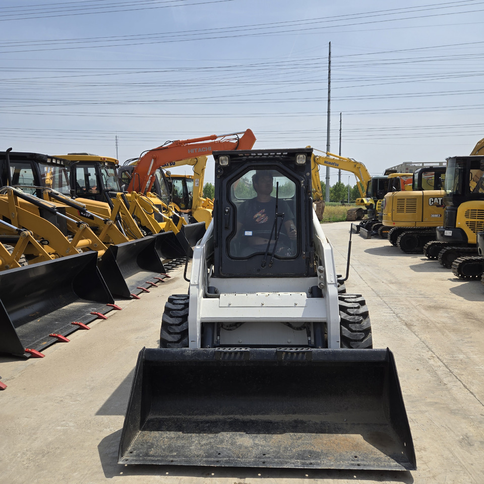 Bobcat S16 - מעמיס היגוי החלקה: תמונה 3 Bobcat S16 - מעמיס היגוי החלקה: תמונה 3