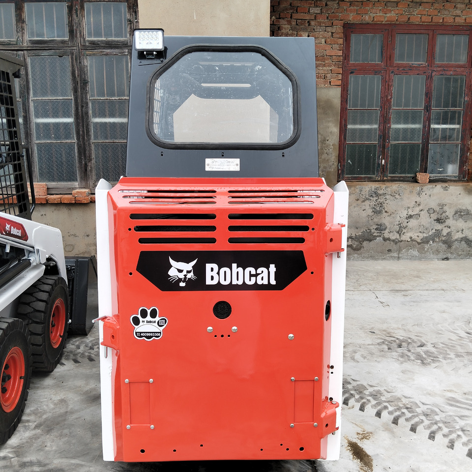 Bobcat S70 - מעמיס היגוי החלקה: תמונה 2 Bobcat S70 - מעמיס היגוי החלקה: תמונה 2