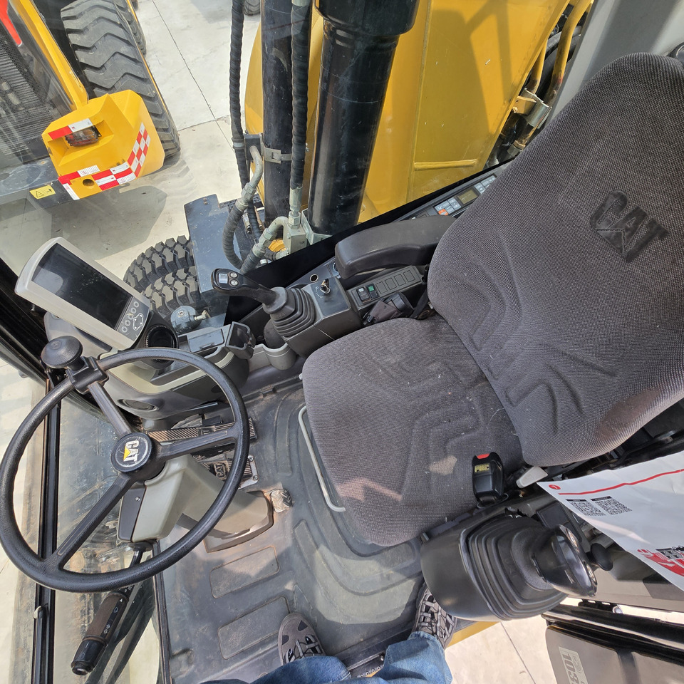מחפר גלגלים CAT M320D2: תמונה 8