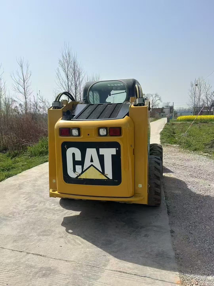 CATERPILLAR 246C - מעמיס היגוי החלקה: תמונה 4 CATERPILLAR 246C - מעמיס היגוי החלקה: תמונה 4