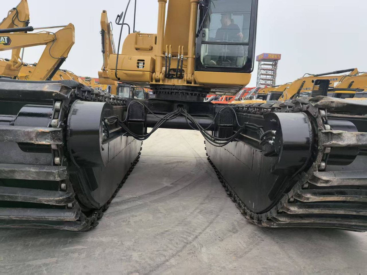 CATERPILLAR 320C boat excavator - מחפר אמפיבי: תמונה 5 CATERPILLAR 320C boat excavator - מחפר אמפיבי: תמונה 5
