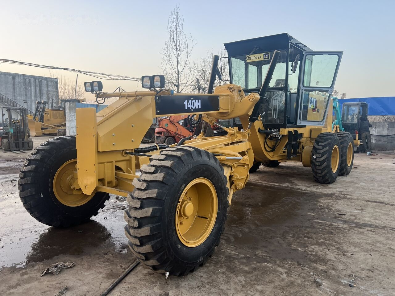 Caterpillar 140H - מפלסת: תמונה 1 Caterpillar 140H - מפלסת: תמונה 1