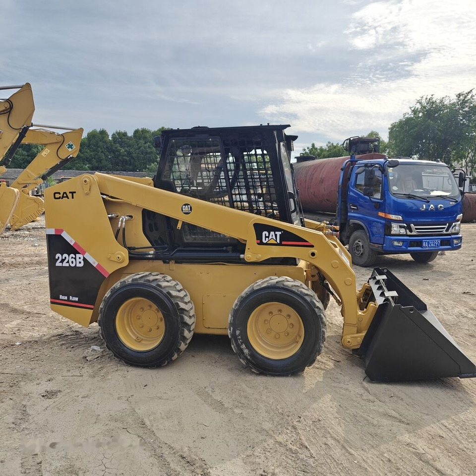 Caterpillar 226B - מעמיס היגוי החלקה: תמונה 4 Caterpillar 226B - מעמיס היגוי החלקה: תמונה 4
