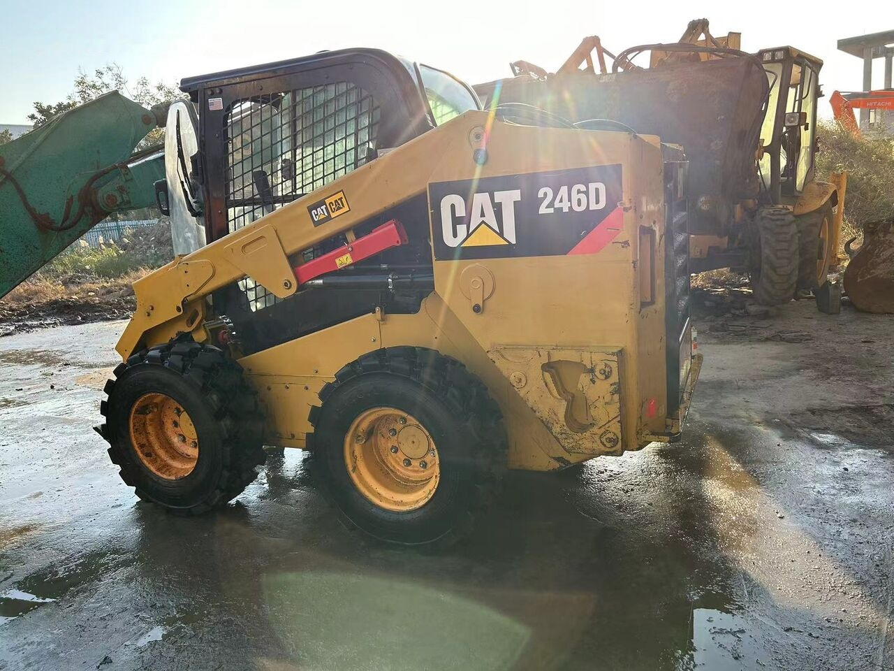 Caterpillar 246D - מעמיס היגוי החלקה: תמונה 4 Caterpillar 246D - מעמיס היגוי החלקה: תמונה 4