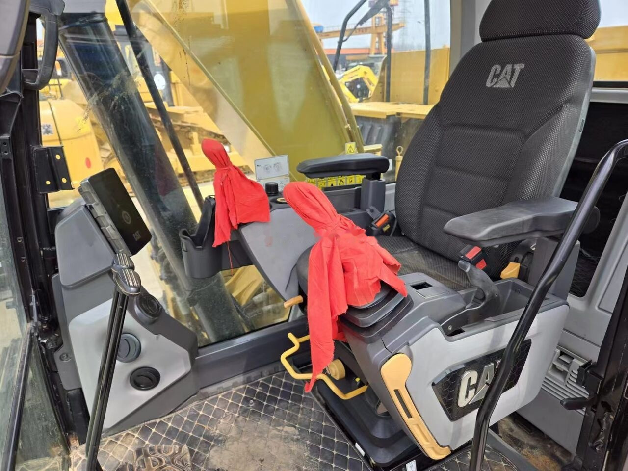 Caterpillar 320GC - מחפר סורק: תמונה 5 Caterpillar 320GC - מחפר סורק: תמונה 5