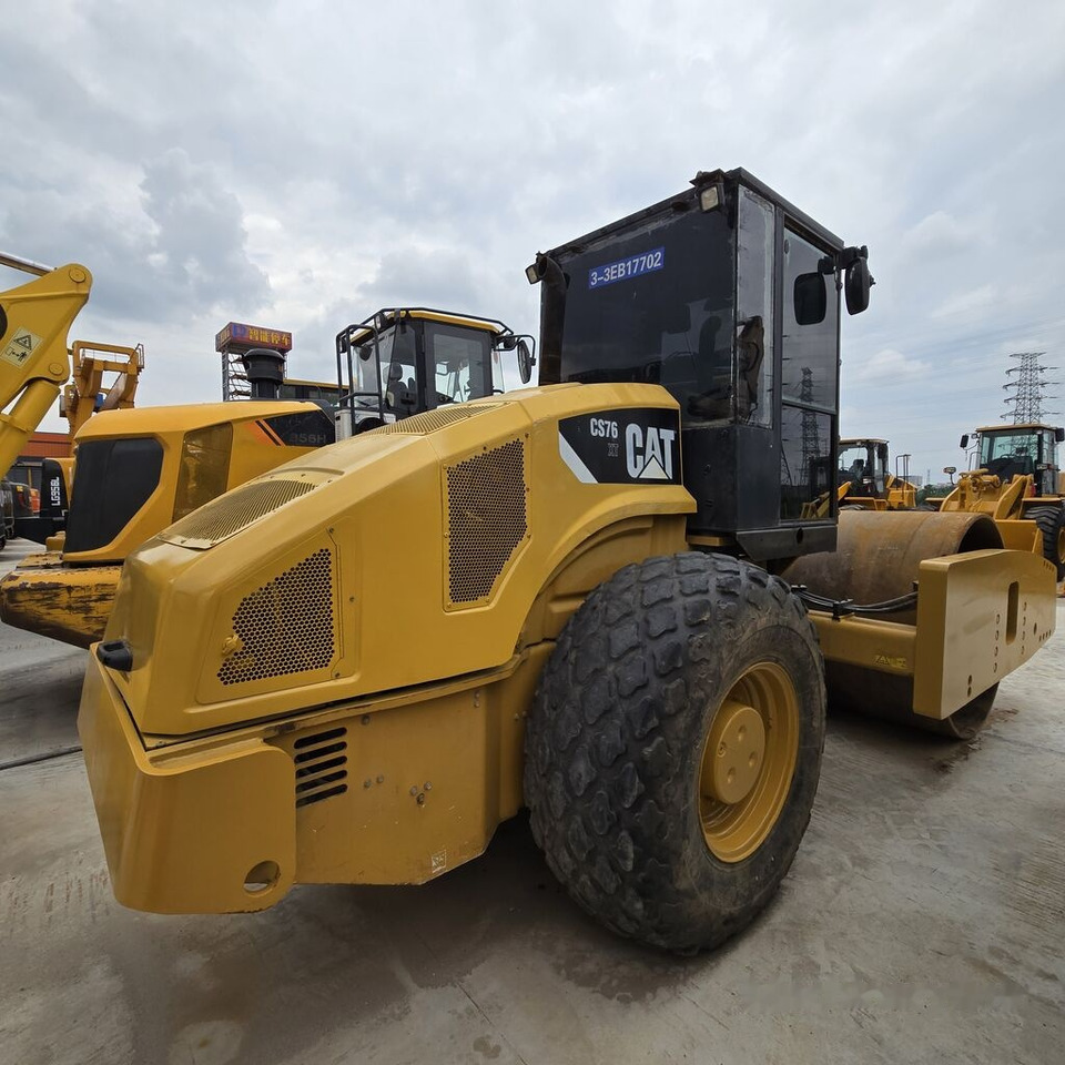 Caterpillar CS76 - מדחס: תמונה 1 Caterpillar CS76 - מדחס: תמונה 1