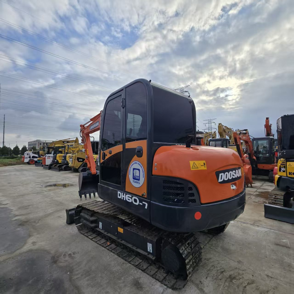 DOOSAN DH60-7 - מיני מחפר: תמונה 4 DOOSAN DH60-7 - מיני מחפר: תמונה 4