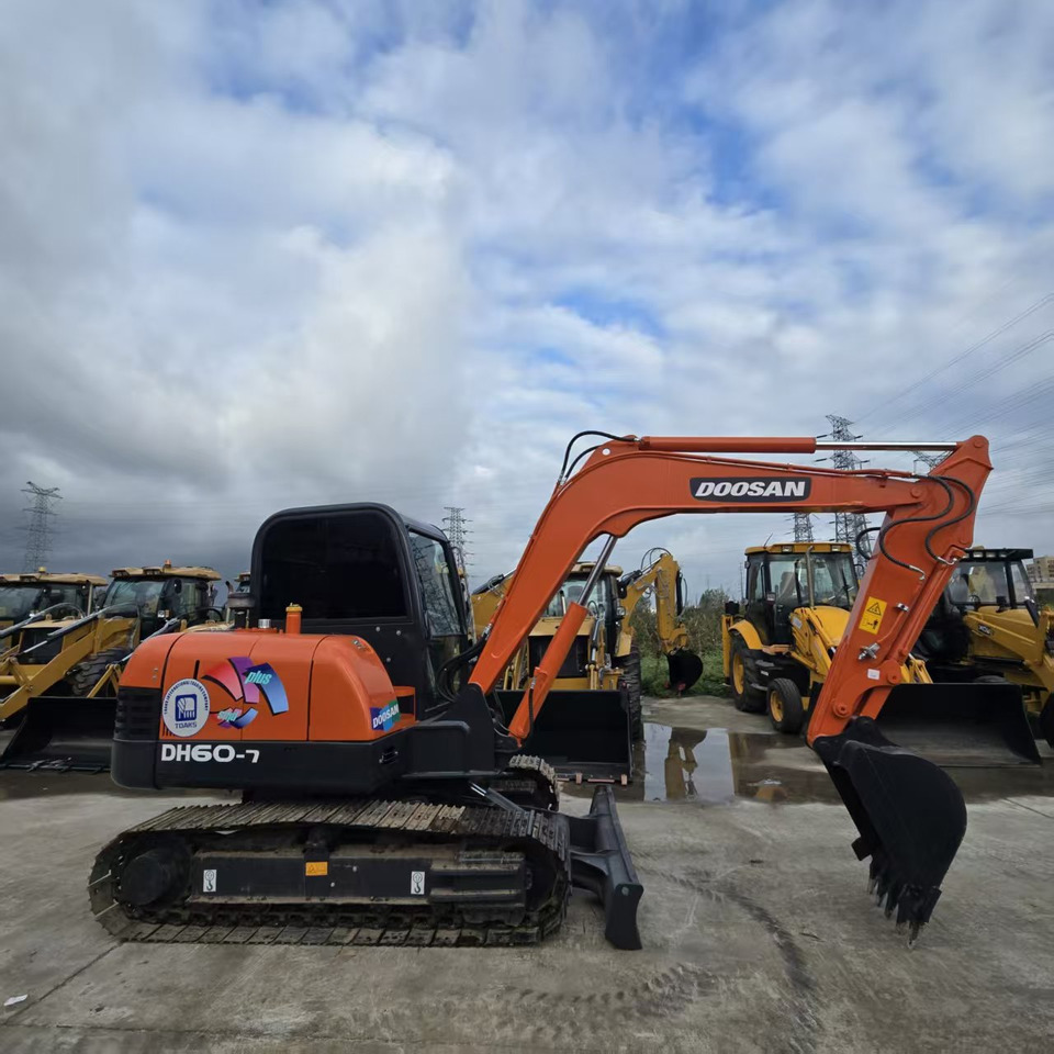 DOOSAN DH60-7 - מיני מחפר: תמונה 1 DOOSAN DH60-7 - מיני מחפר: תמונה 1