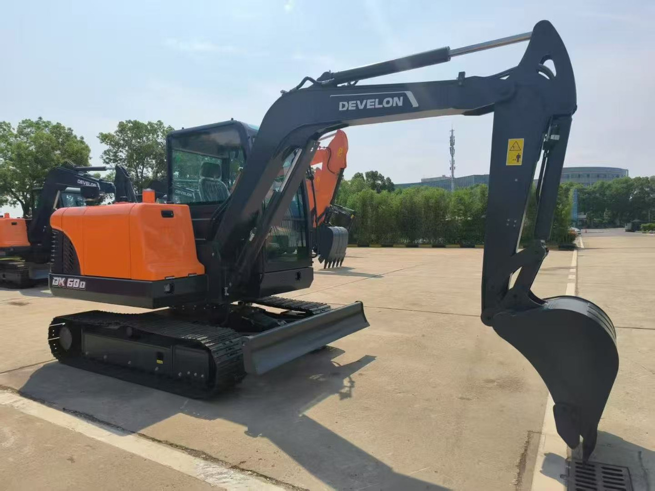 DOOSAN DX60D - מיני מחפר: תמונה 1 DOOSAN DX60D - מיני מחפר: תמונה 1