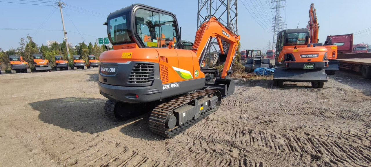 DOOSAN DX60E - מיני מחפר: תמונה 4 DOOSAN DX60E - מיני מחפר: תמונה 4