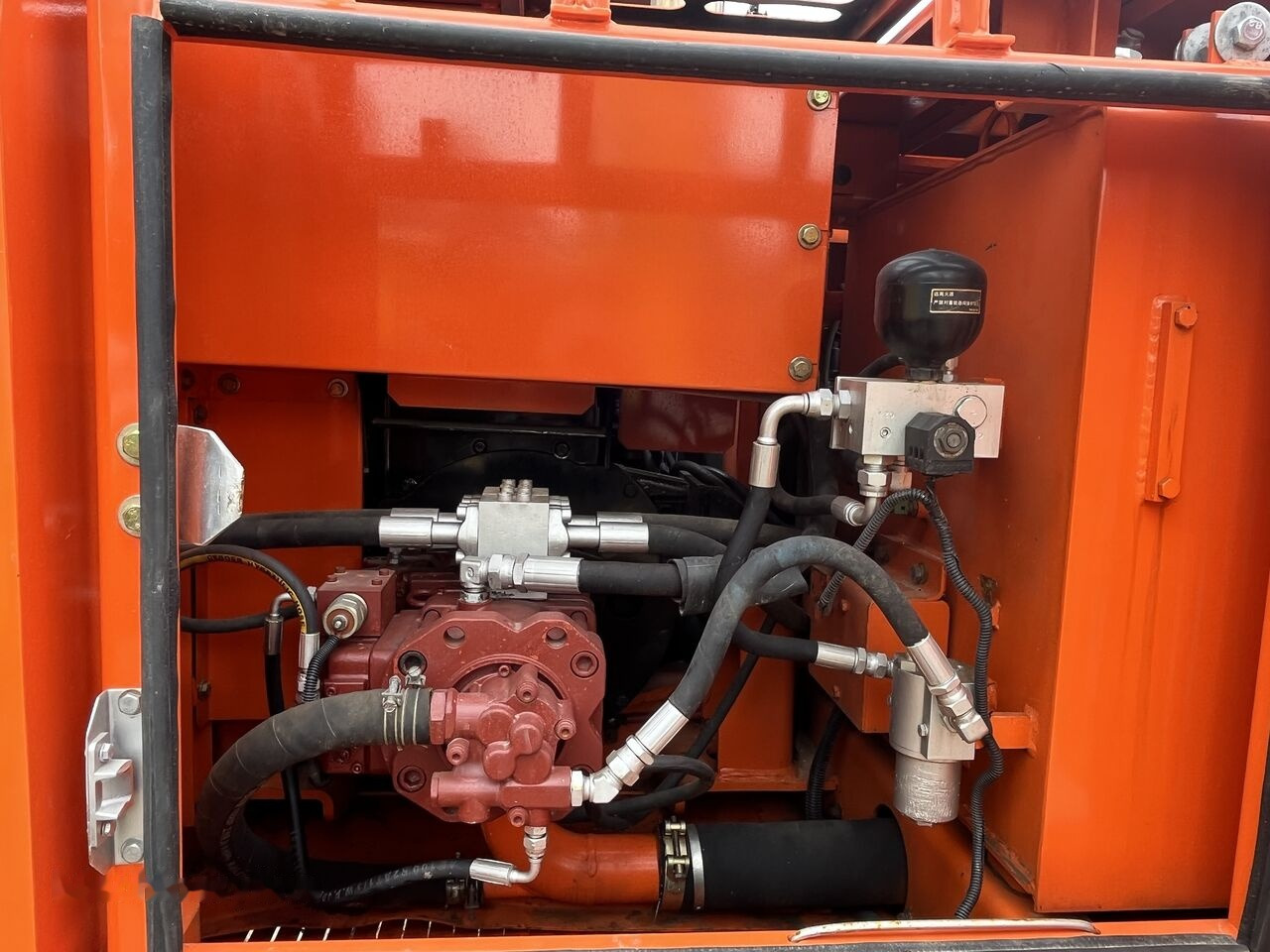 Doosan DH150LC-7 - מחפר סורק: תמונה 2 Doosan DH150LC-7 - מחפר סורק: תמונה 2