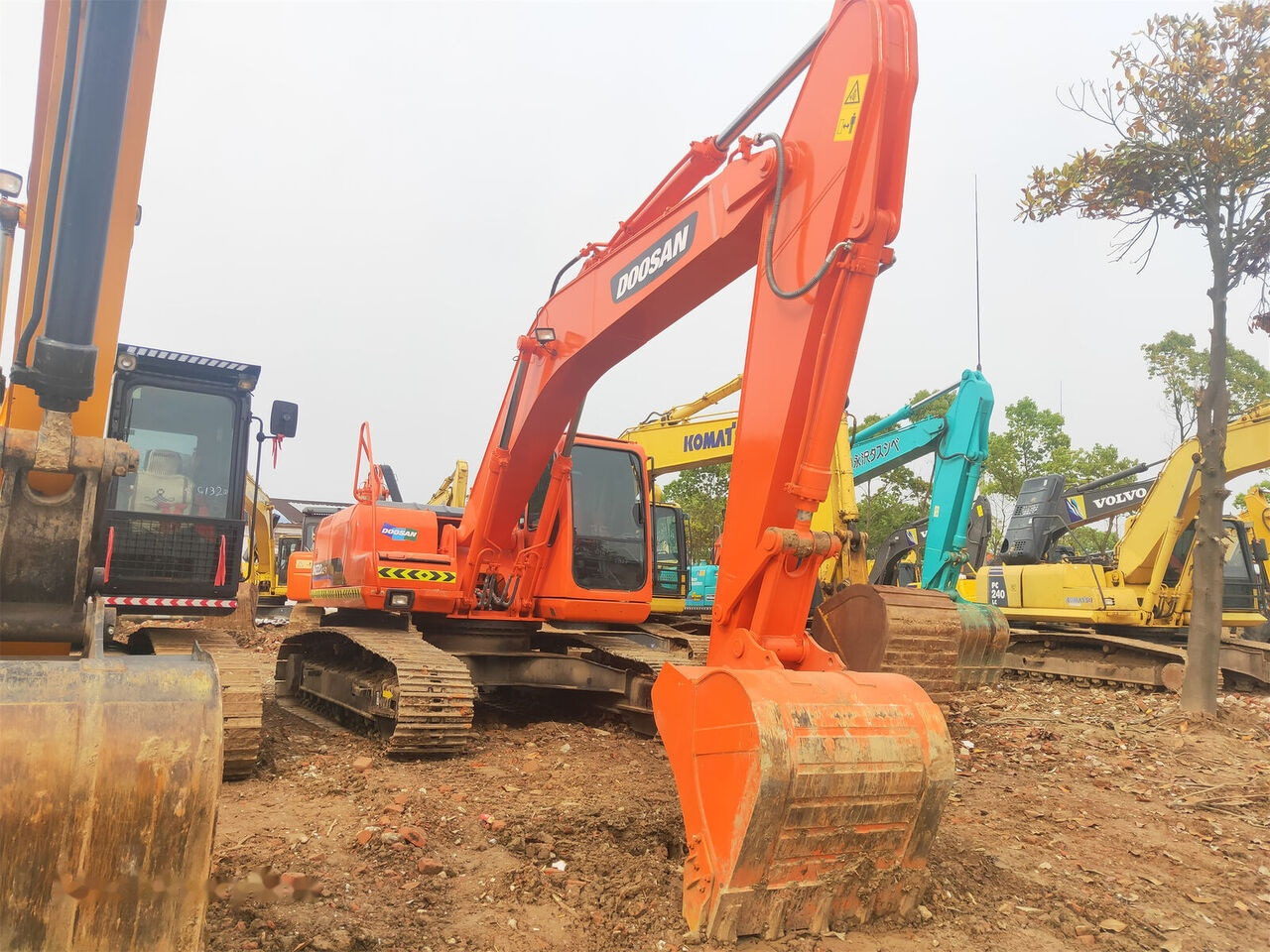 Doosan DH220LC-7 - מחפר סורק: תמונה 2 Doosan DH220LC-7 - מחפר סורק: תמונה 2
