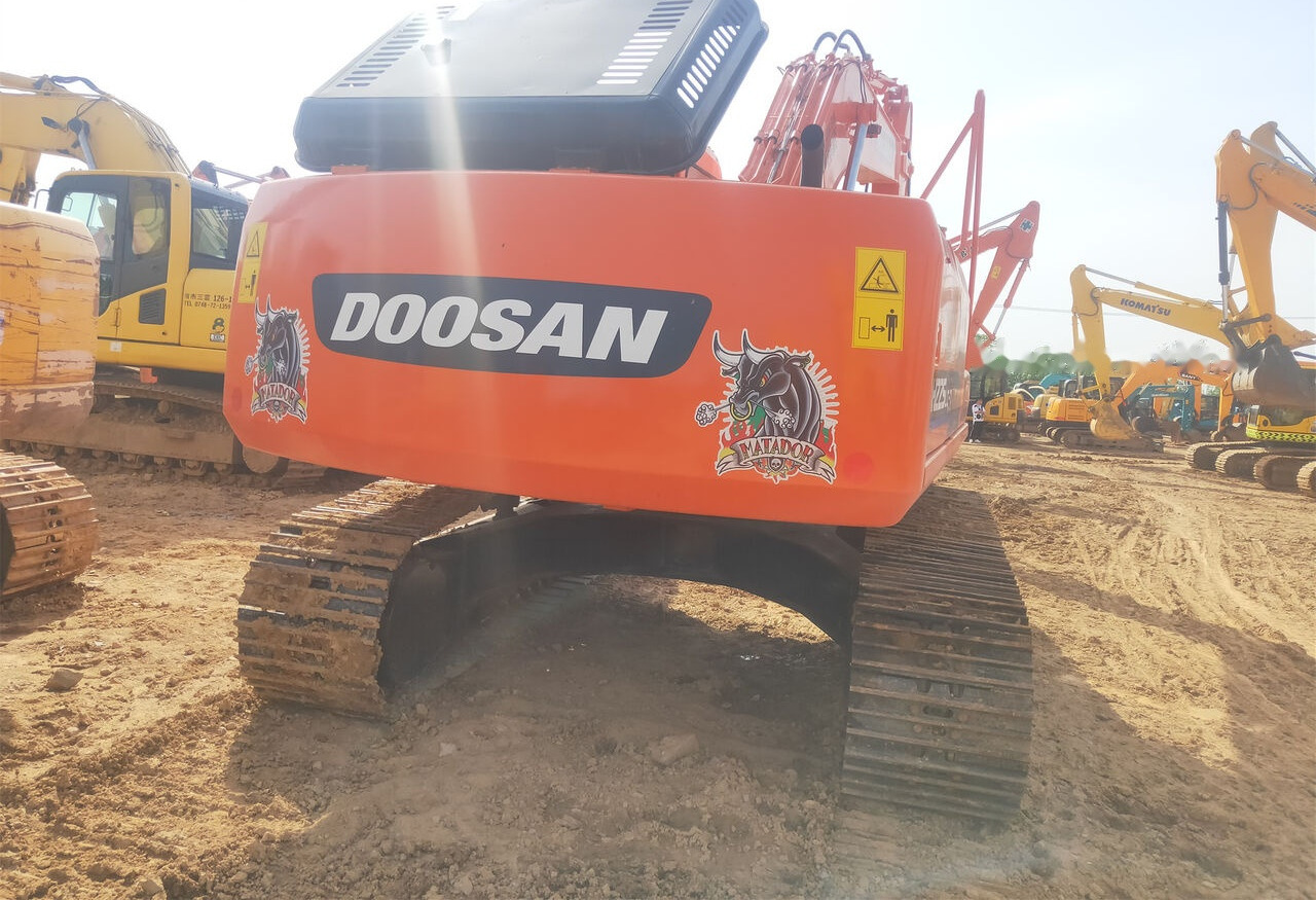 Doosan DH225LC-7 - מחפר סורק: תמונה 1 Doosan DH225LC-7 - מחפר סורק: תמונה 1