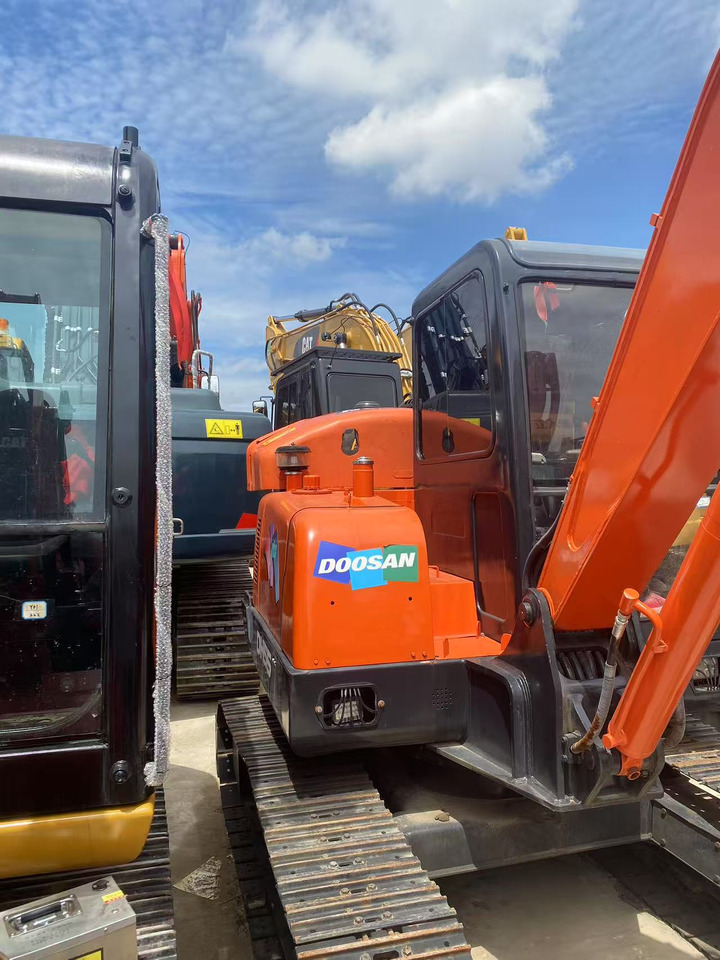 Doosan DH55 - מיני מחפר: תמונה 2 Doosan DH55 - מיני מחפר: תמונה 2