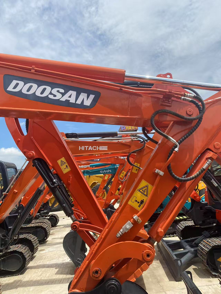 Doosan DH55 - מיני מחפר: תמונה 3 Doosan DH55 - מיני מחפר: תמונה 3