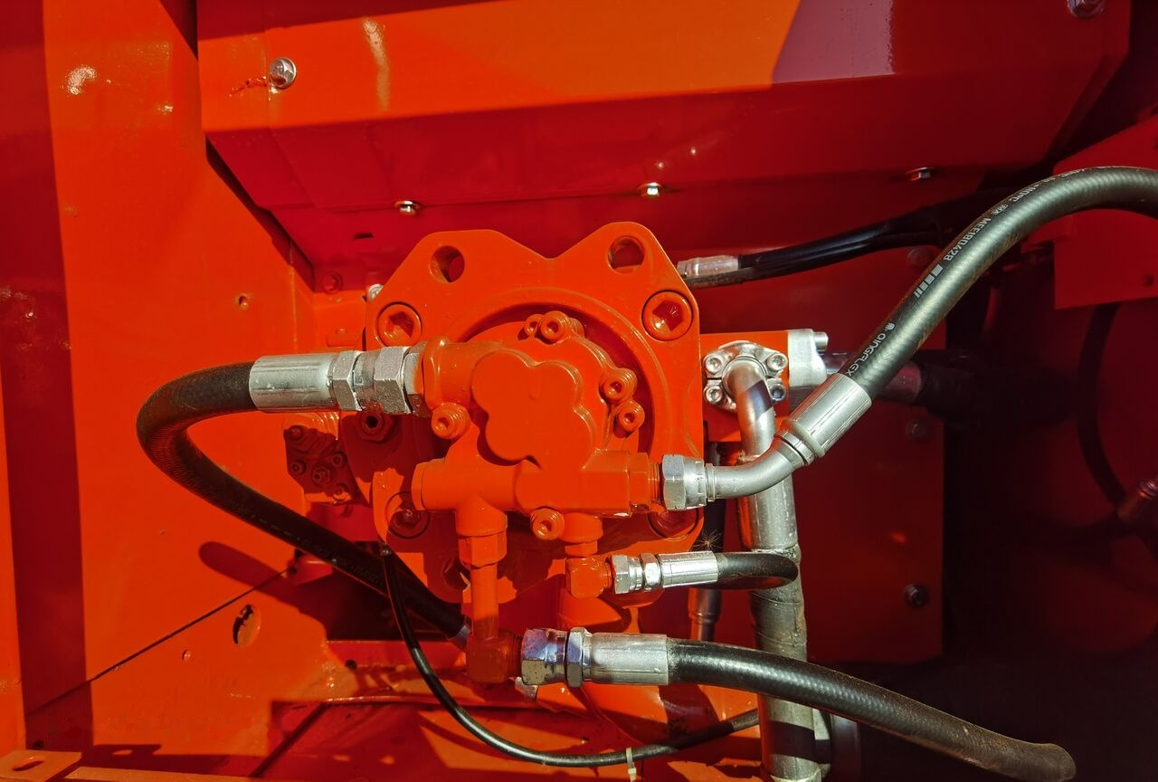 Doosan DX225LC - מחפר סורק: תמונה 1 Doosan DX225LC - מחפר סורק: תמונה 1