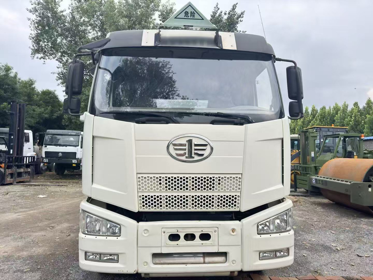 FAW tanker truck - משאית מכל: תמונה 5 FAW tanker truck - משאית מכל: תמונה 5