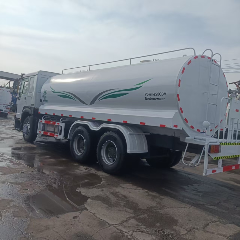 HOWO 20m³ sprinkler truck - משאית מכל: תמונה 1 HOWO 20m³ sprinkler truck - משאית מכל: תמונה 1