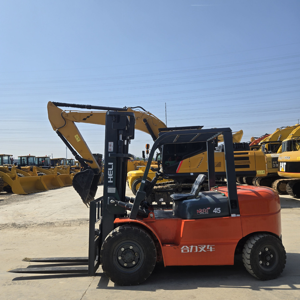 Heli CPCD45 - מלגזת סולר: תמונה 1 Heli CPCD45 - מלגזת סולר: תמונה 1