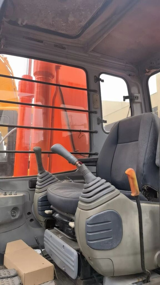Hitachi EX200 - מחפר סורק: תמונה 2 Hitachi EX200 - מחפר סורק: תמונה 2