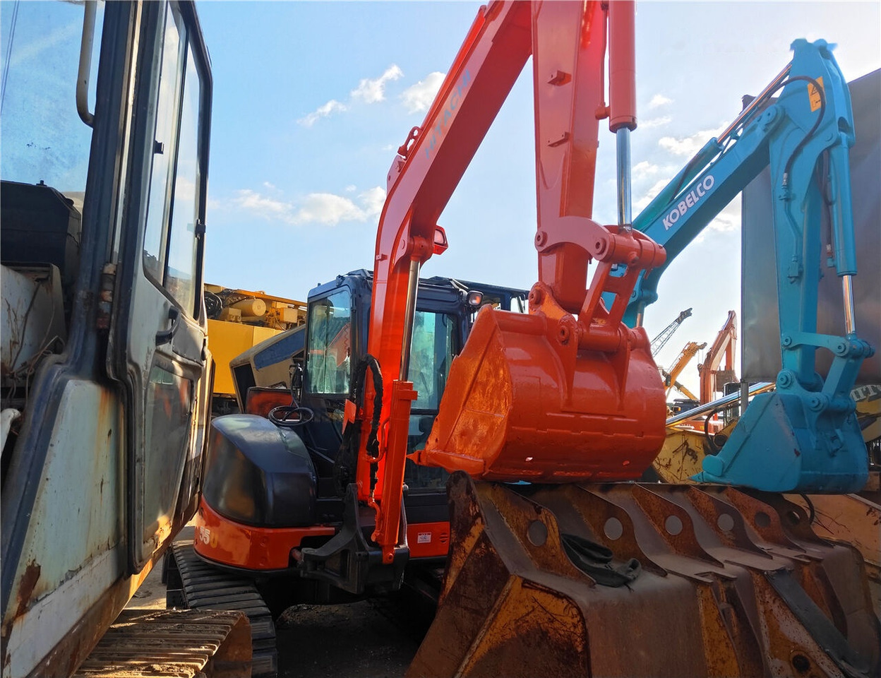 Hitachi ZX55UR - מיני מחפר: תמונה 4 Hitachi ZX55UR - מיני מחפר: תמונה 4