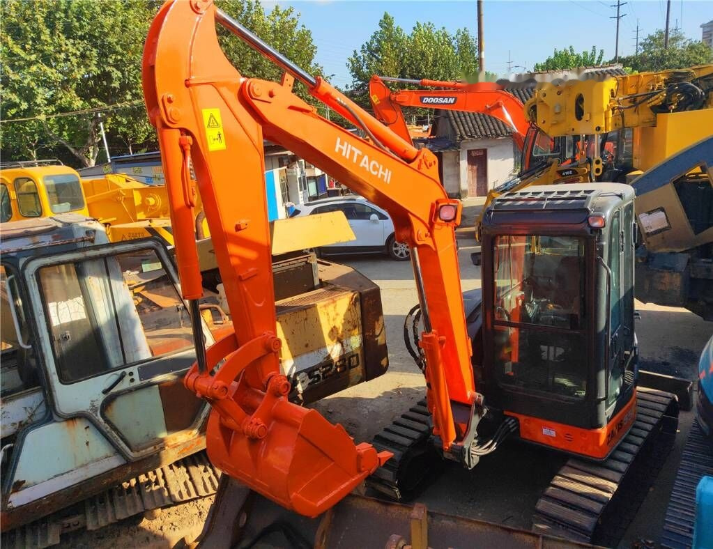 Hitachi ZX55UR - מיני מחפר: תמונה 3 Hitachi ZX55UR - מיני מחפר: תמונה 3