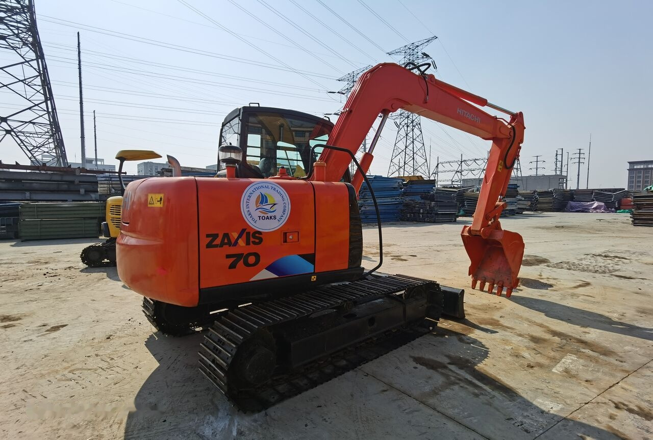 Hitachi ZX70 - מיני מחפר: תמונה 3 Hitachi ZX70 - מיני מחפר: תמונה 3