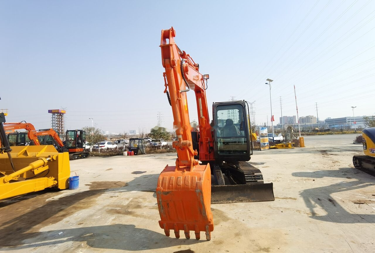 Hitachi ZX70 - מיני מחפר: תמונה 5 Hitachi ZX70 - מיני מחפר: תמונה 5