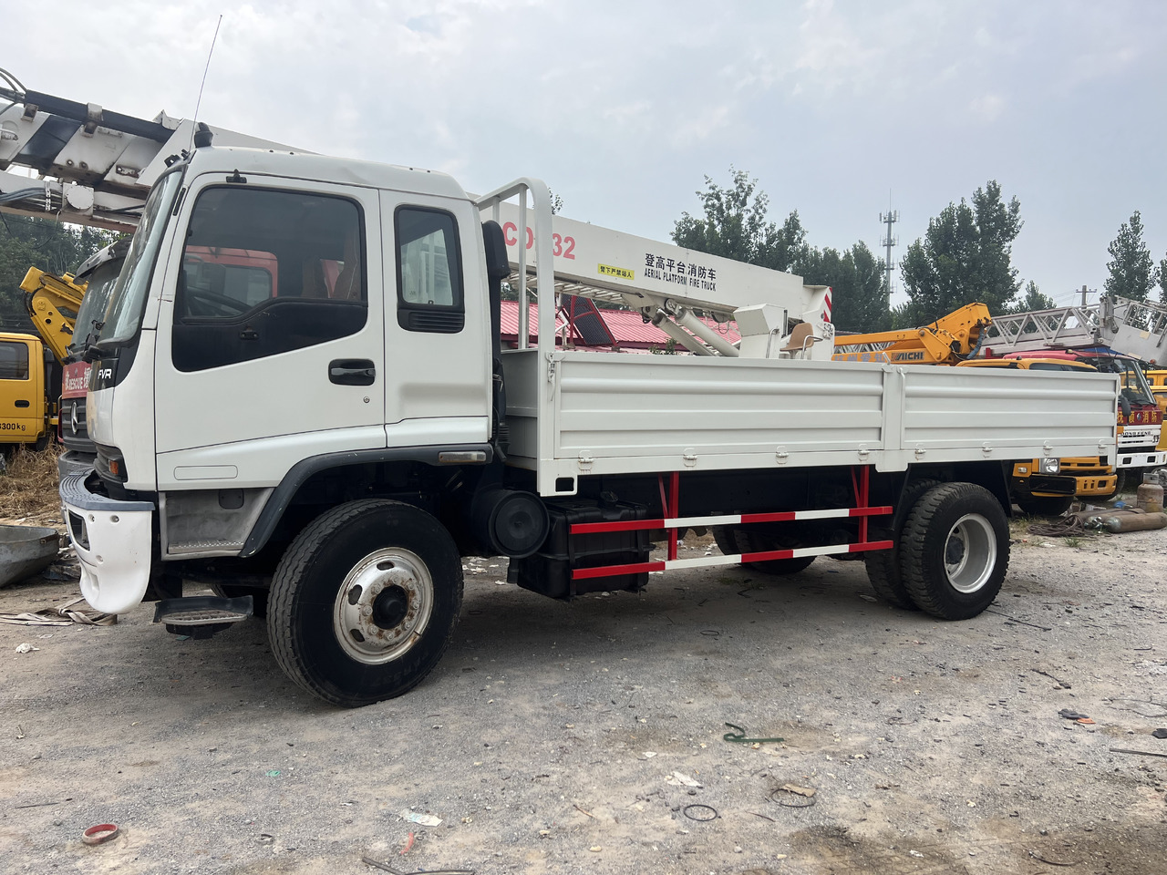 ISUZU Cargo truck - מזהיר: תמונה 4 ISUZU Cargo truck - מזהיר: תמונה 4