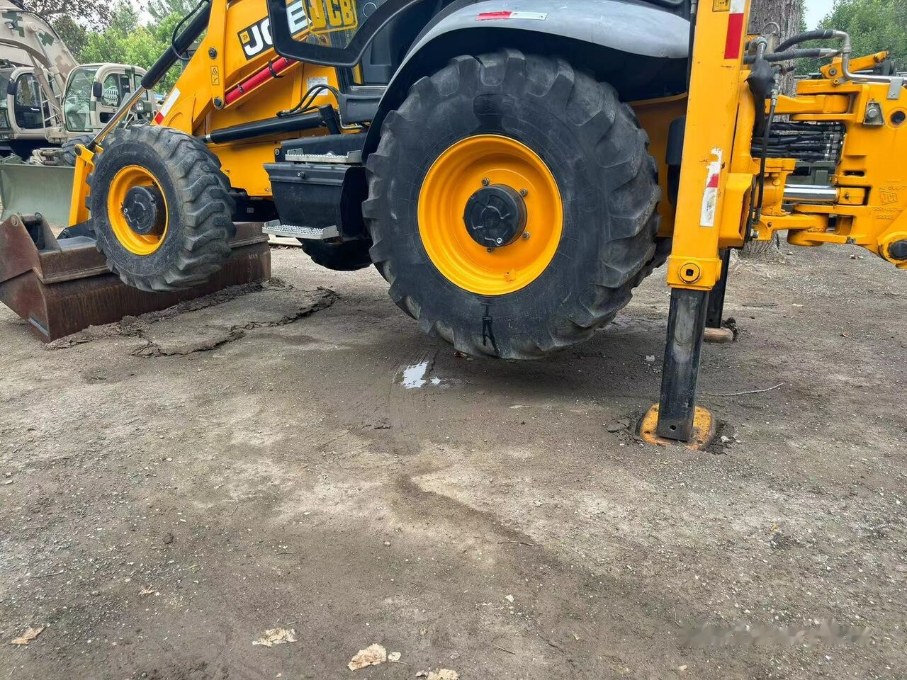 JCB 3CX Telescopic Arm Plus Four in One Bucket - מחפרון: תמונה 5 JCB 3CX Telescopic Arm Plus Four in One Bucket - מחפרון: תמונה 5