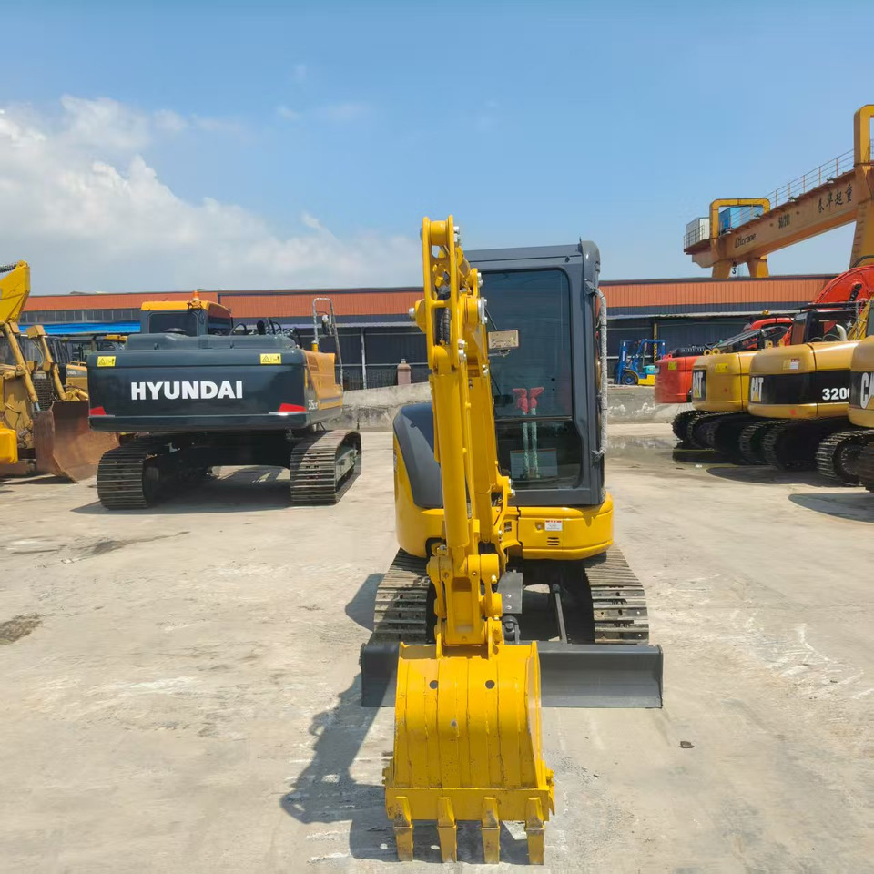 KOMATSU PC30 - מיני מחפר: תמונה 2 KOMATSU PC30 - מיני מחפר: תמונה 2