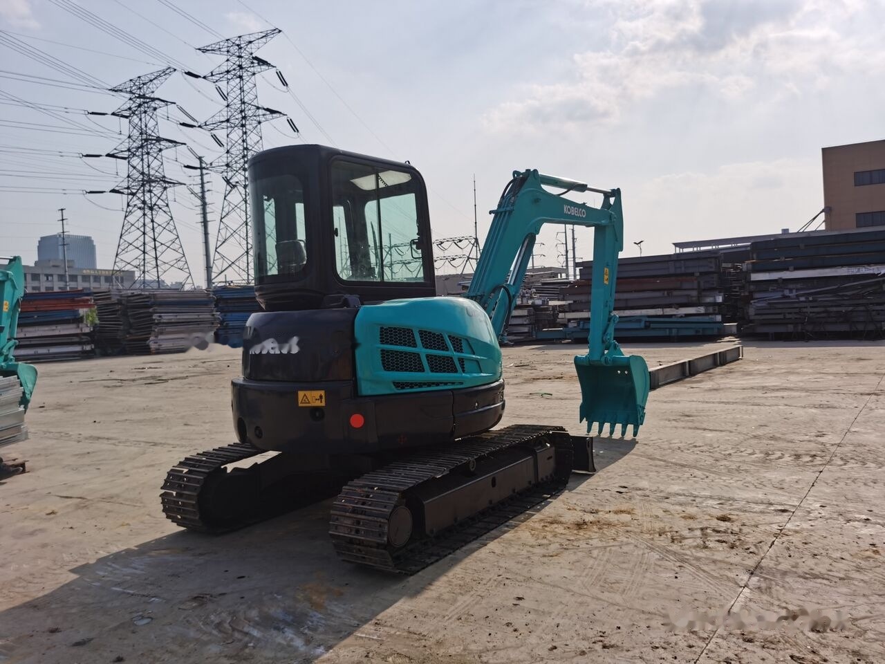Kobelco SK55SR - מיני מחפר: תמונה 4 Kobelco SK55SR - מיני מחפר: תמונה 4