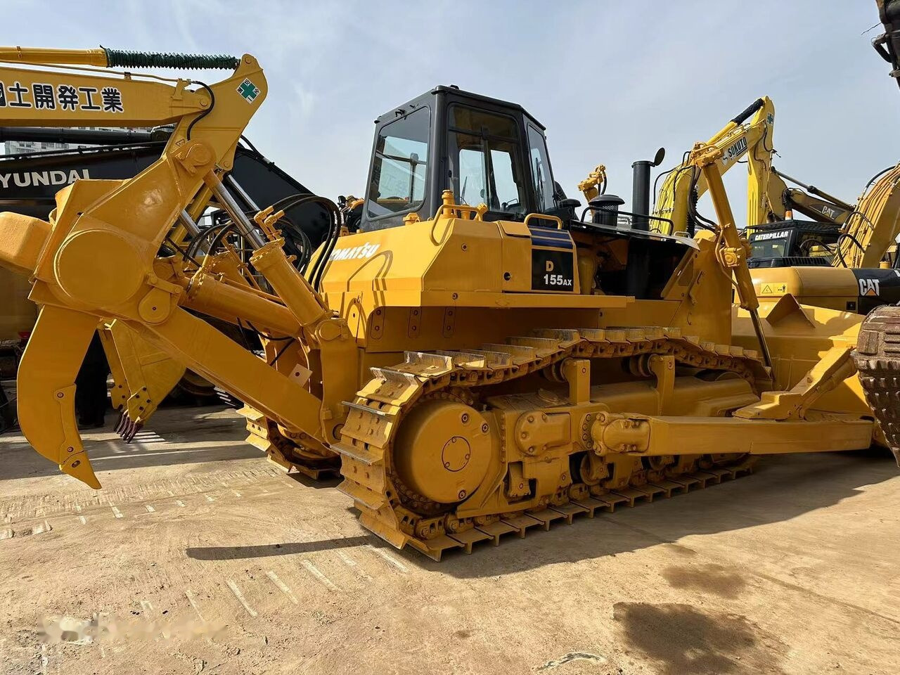Komatsu D155A-5 - דחפור: תמונה 1 Komatsu D155A-5 - דחפור: תמונה 1