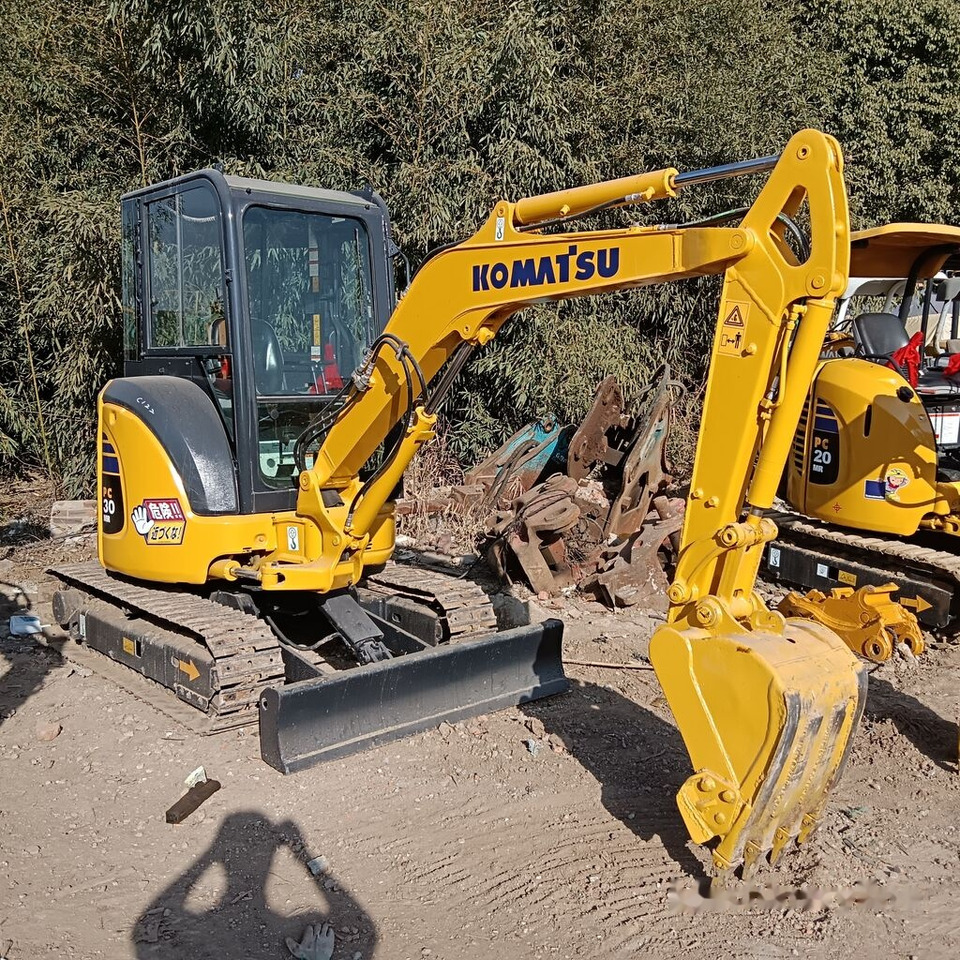 Komatsu PC30MR - מיני מחפר: תמונה 2 Komatsu PC30MR - מיני מחפר: תמונה 2
