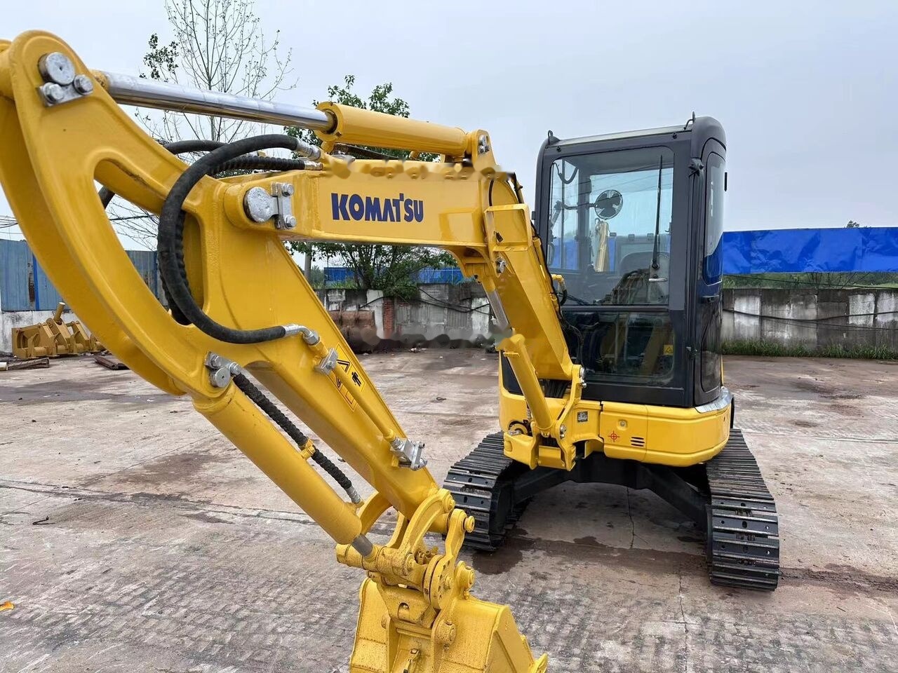 Komatsu PC35 - מיני מחפר: תמונה 3 Komatsu PC35 - מיני מחפר: תמונה 3