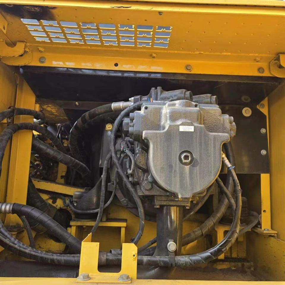 מחפר סורק Komatsu PC450-8: תמונה 12
