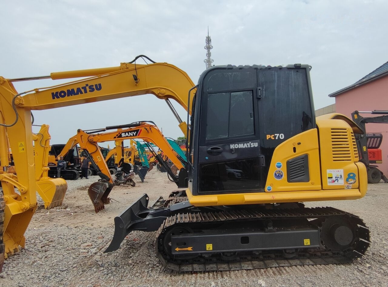 Komatsu PC70-8 - מיני מחפר: תמונה 1 Komatsu PC70-8 - מיני מחפר: תמונה 1